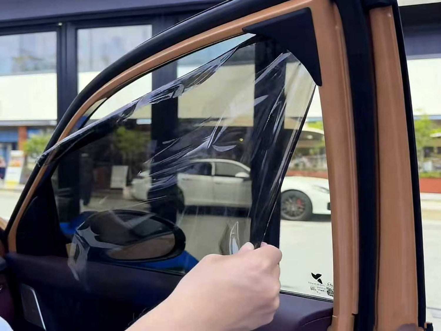 How to Remove Car Window Tint Cleanly? - CARLIKE WRAP