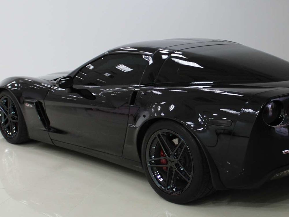 What are the Pros and Cons of Gloss Black Vinyl Wrap - CARLIKE WRAP